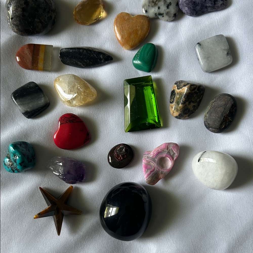 Natural Assorted Stone And Crystals Collection - Picture 4 of 16